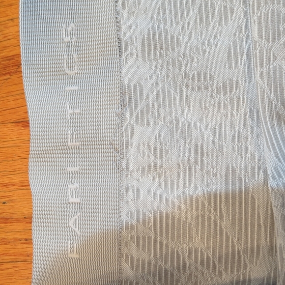 Fabletics patterned Capri pants. - Picture 4 of 4